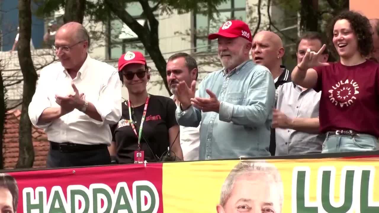 Bolsonaro ally fires on police, injures two