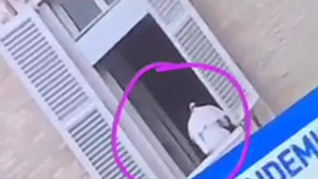 Pope goes bye bye’s