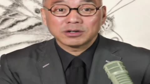 20211010文贵先生直播：摄像机撅天上去，就是掩盖 #习近平（脑子有点不灵）走道不稳，嗓子发生的问题——第4次 #脊椎手术 后遗症。