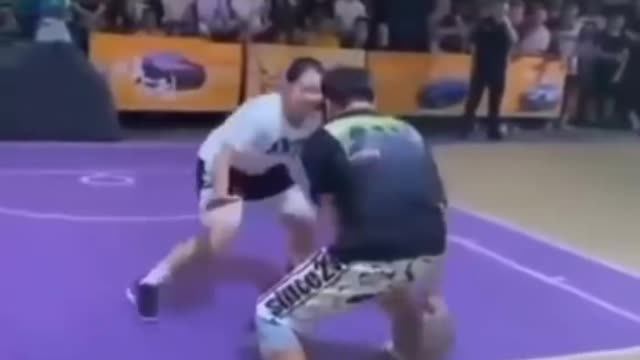 Mind-blowing Basketball Trick🤯