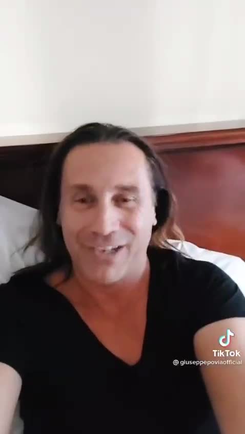 Povia: "il covid fa soltanto quello che dice il governo"