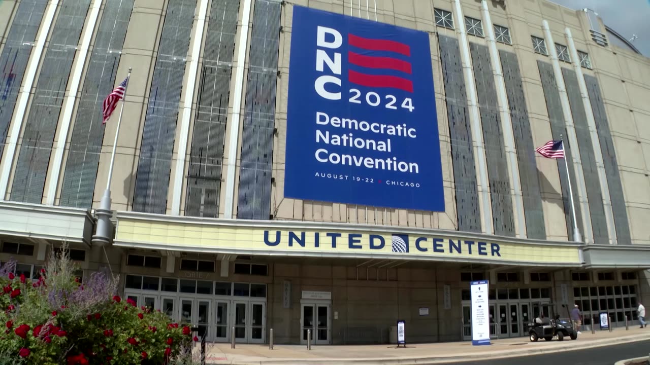 Democrats head to the DNC with new hope, old worries | REUTERS