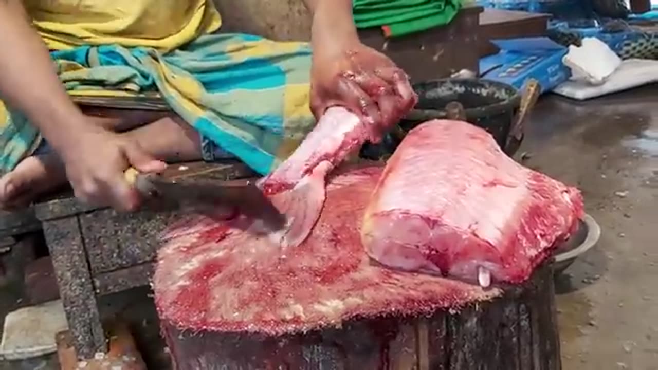 Amazing fish cutting skills