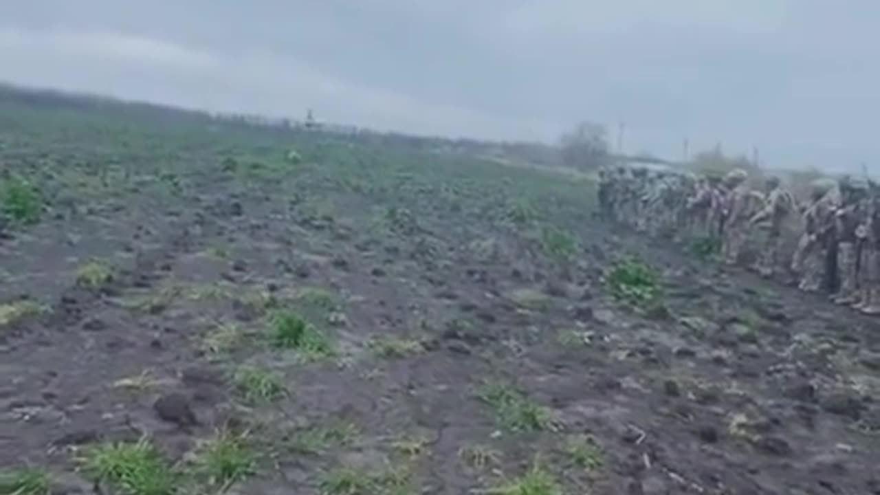 Pilots of Ukrainian Mi-8 having fun