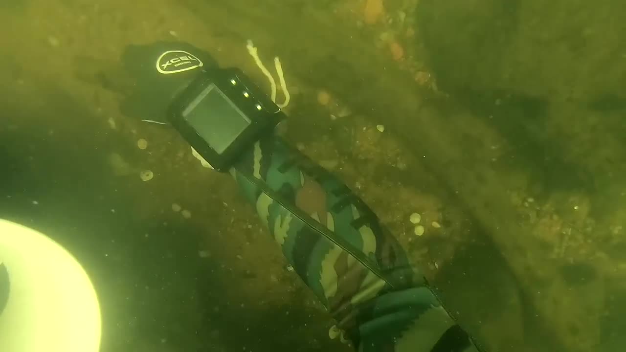 I Found a Crashed Drone Underwater While Scuba Diving! (Returned to Owner)-5