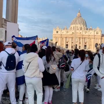PROTESTAS DE CUBANOS EN ROMA PARTE DOS