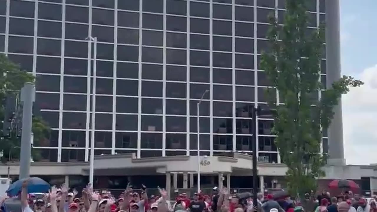 People in line for Trump Rally Atlanta Ga