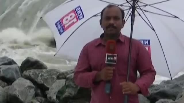 The reporter who was swept away by the wind