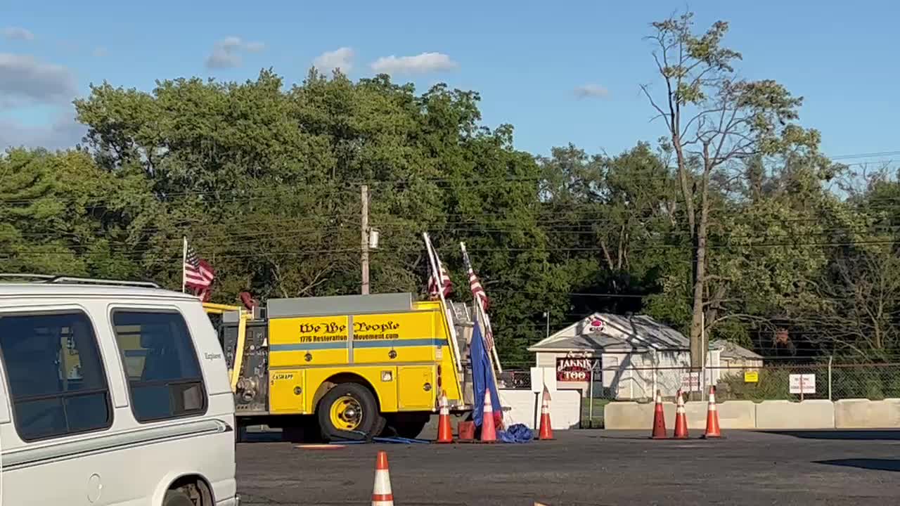 Live - David “Santa” Court