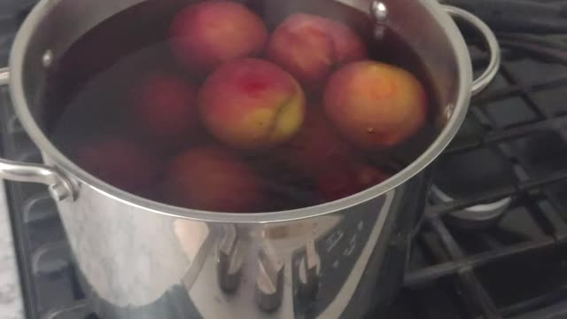 How to get the skin off peaches - super easy!