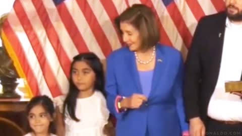 NANCY PELOSI IS A PISOSHITA!!!