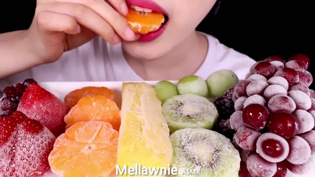 ASMR FROZEN FRUITS 얼린과일 STRAWBERRY, GRAPE, KIWI, PINEAPPLE, BLACKBERRY etc. EATING SOUNDS MUKBANG 먹방