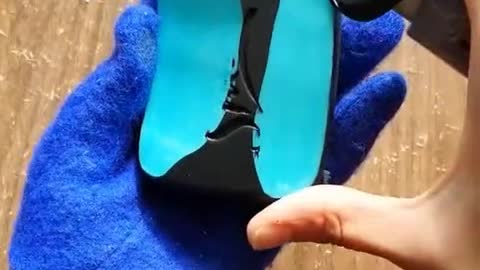 The joy of cutting plasticine with a knife