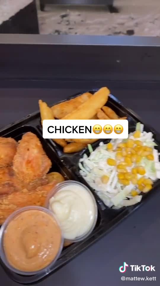 This Halal Fried Chicken Spot In Montreal Is Getting Famous On TikTok 2.0