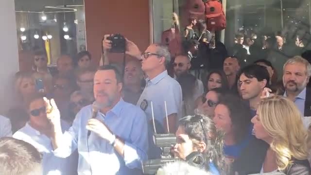 🔴 Matteo Salvini a Marina di Carrara dopo la vigliacca aggressione al gazebo della Lega di sabato.