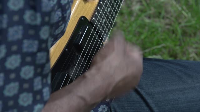 guitar man raw 4