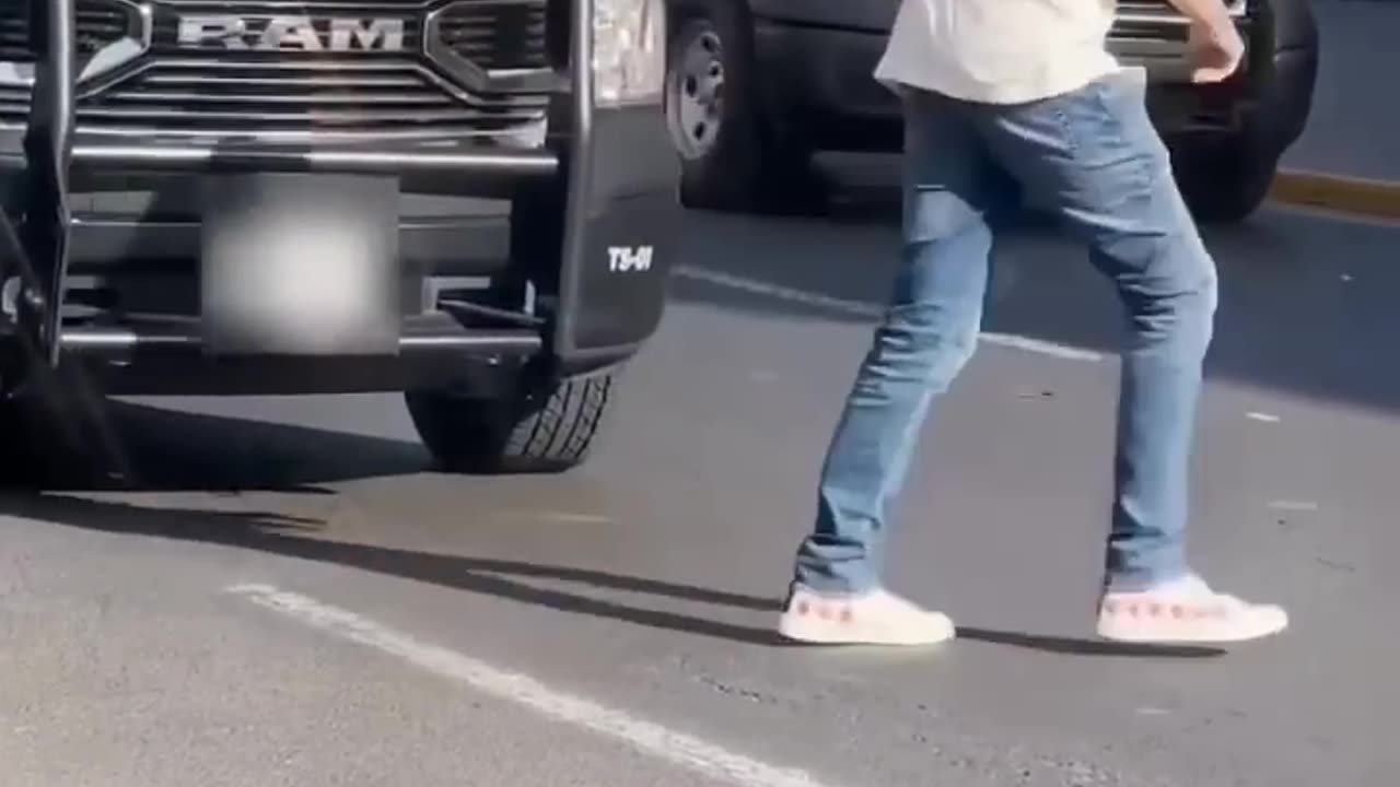 Guy jokes with municipal patrol cop