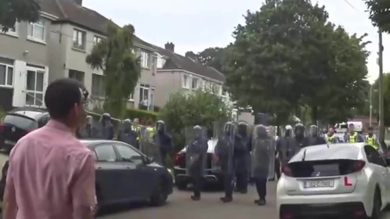 Coolock, Dublin This Irish guy is not happy with the riot police’s betrayal