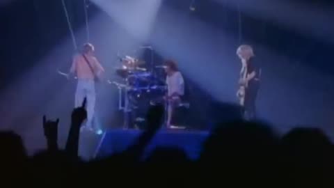 Def Leppard - Pour Some Sugar On Me (Official Music Video)