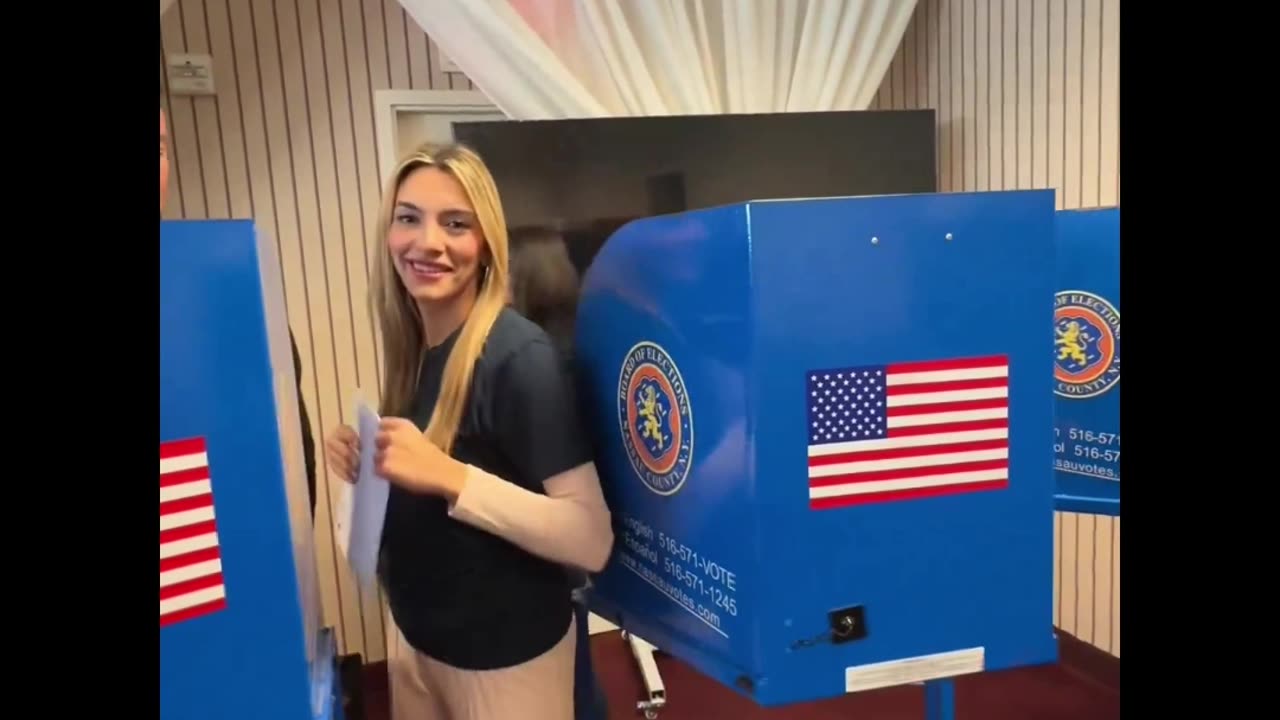 🗳️🇺🇸 Emily Austin's Voting Day Message for Kamala Supporters