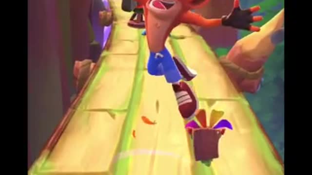 Frosty Lab Assistant Battle Run Gameplay On The Great Gate - Crash Bandicoot: On The Run!