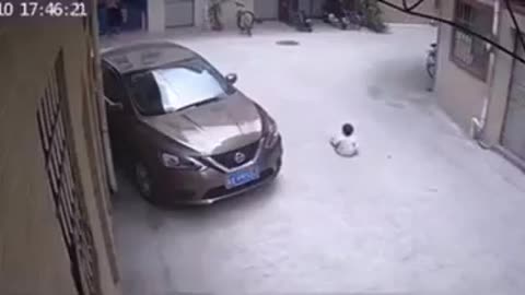 Car crushed the baby - Who is to blame