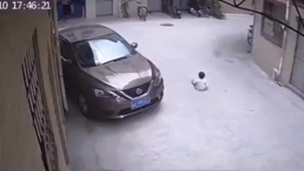 Car crushed the baby - Who is to blame