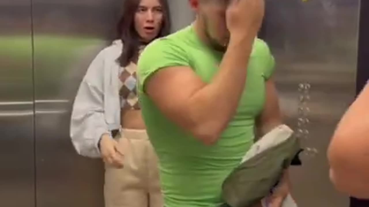 Body builder impress girls