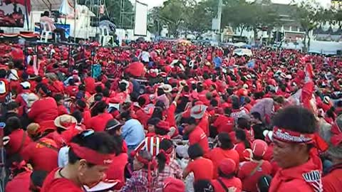 Thailand, Bangkok, Phra Nakhon - red shirt rally crowd 2010mar20