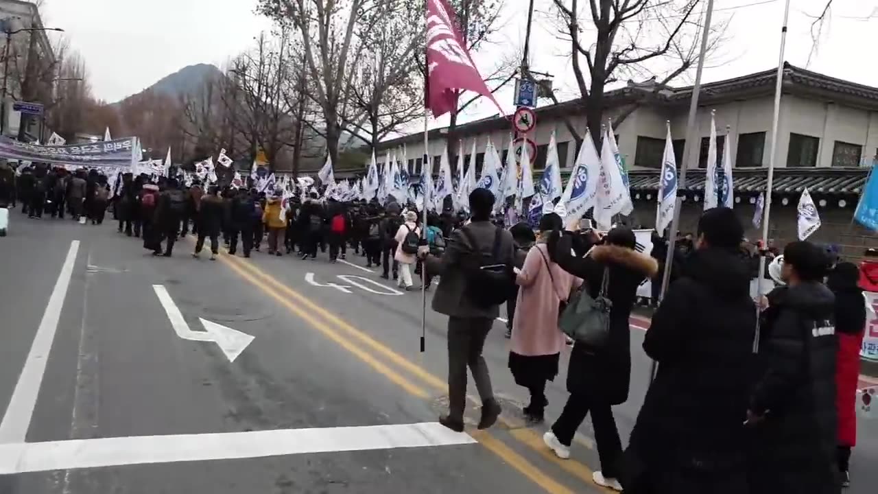 20200110_V3_S02(e2I1p9vE62s)임종석은 필히 이 영상을 보거라! 당신의 전대협과는 전혀 다른 이 청년들의 소리를