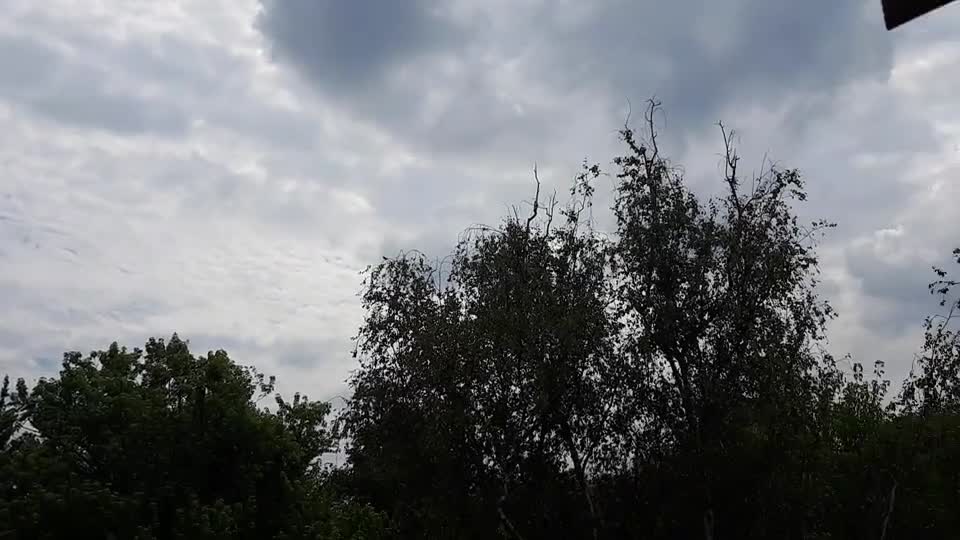 Himmel in Berlin am 25. Juni 2022 um 11:30 Uhr