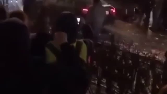 MACRON ACCOLTO "FESTOSAMENTE" A MONTPELLIER - FOLLA INFEROCITA!!