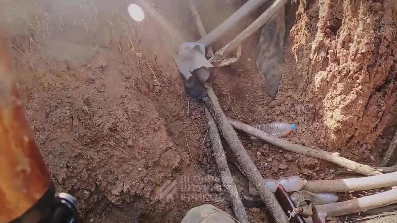 πΊπ¦ Ukraine Russia War | Ukrainian Soldier Captures Rifles in Trenches | Tactical Gain | RCF