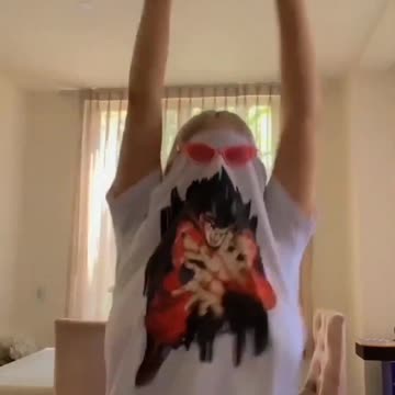 ghost cute and pretty dancing Shia