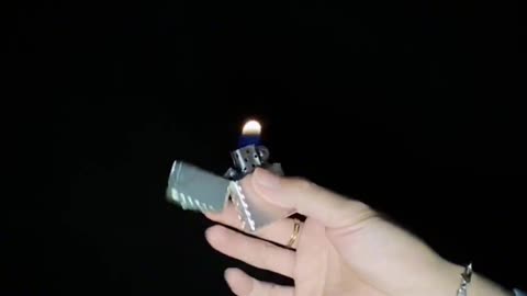 The bgm brainwashed the manual lighter