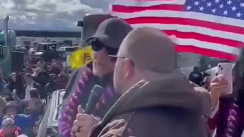 USA Freedom Convoy in California sing "Amazing Grace.” 🇺🇸