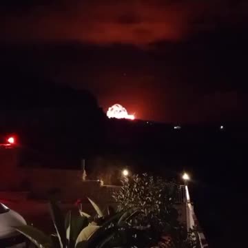 BREAKING🚨 Israel has hit Lebanon with a massive bomb