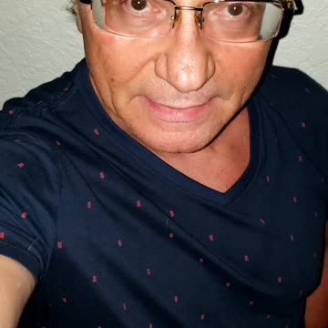 George W. Bush can kiss my ass