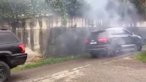 Competition between audi Q5 VS jeep