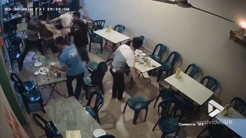 Brawl breaks out in cafe || Viral Video UK