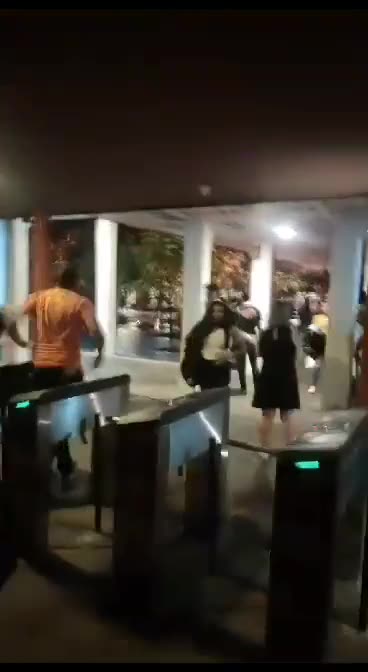 Faculdade no Recife é evacuada após aluno fantasiado de ‘Pânico’ causar tumulto