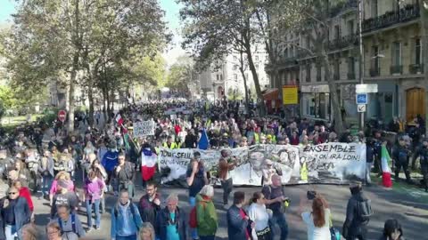 Large demonstrations continue for the 14th consecutive Saturday in France against vaccine passports.