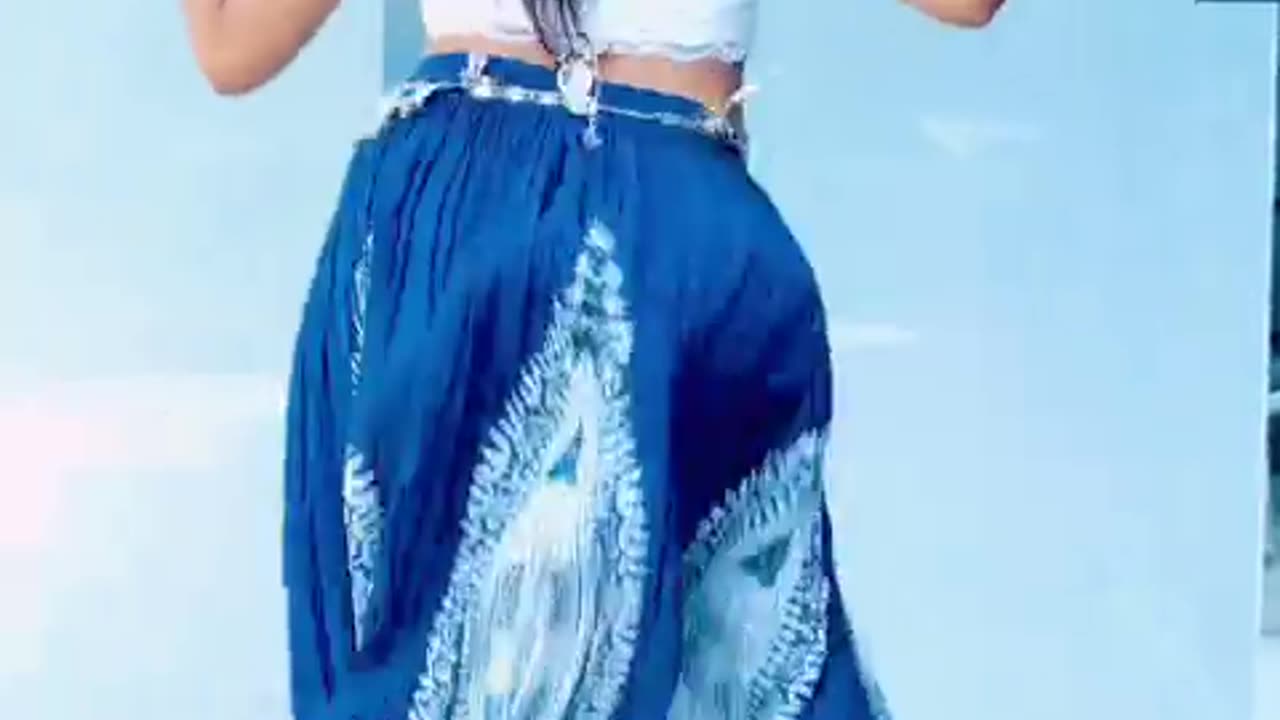 Fusion Belly Dance on 'Bole Jo Koyal Baagon Mein