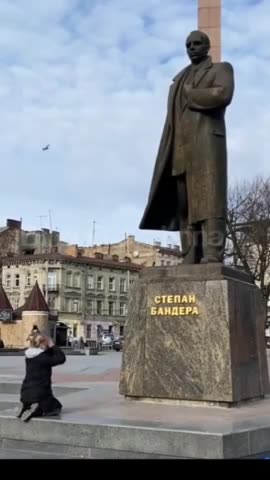 Crazy people in Ukraine actually worship Stepan Bandera