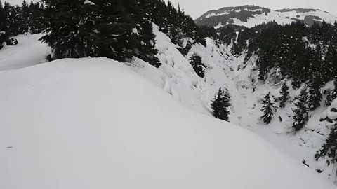 Survival Camping 9ft/3m Under Snow - Giant Winter Bushcraft Shelter and Quinzee.