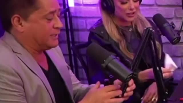 Leonardo diz pra Poli que ela tem que suar a Buc3t4 e ainda fala do cabelo de Virginia