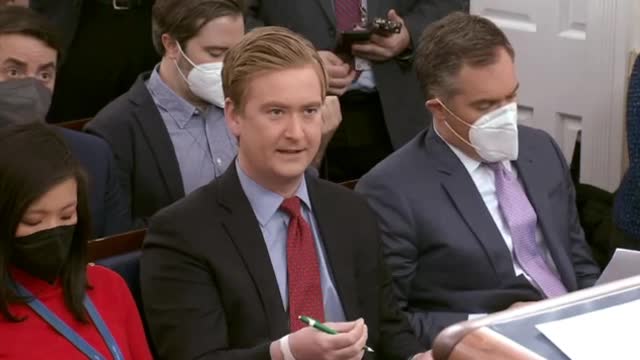 Psaki on border crossers being given smartphones before releasing them to U.S.