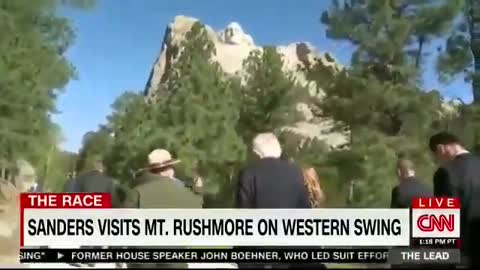 Bernie Sanders visits Mount Rushmore - "It makes you proud to be an American".