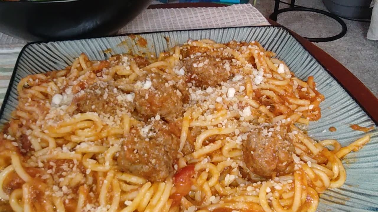 Eating Mueller's Something-Sized Thin Spaghetti, Dbn, MI, 8/1/24