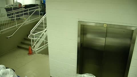 7110CVCULElevator#3Lobby_2021-01-06_21h00min01s780ms.mp4